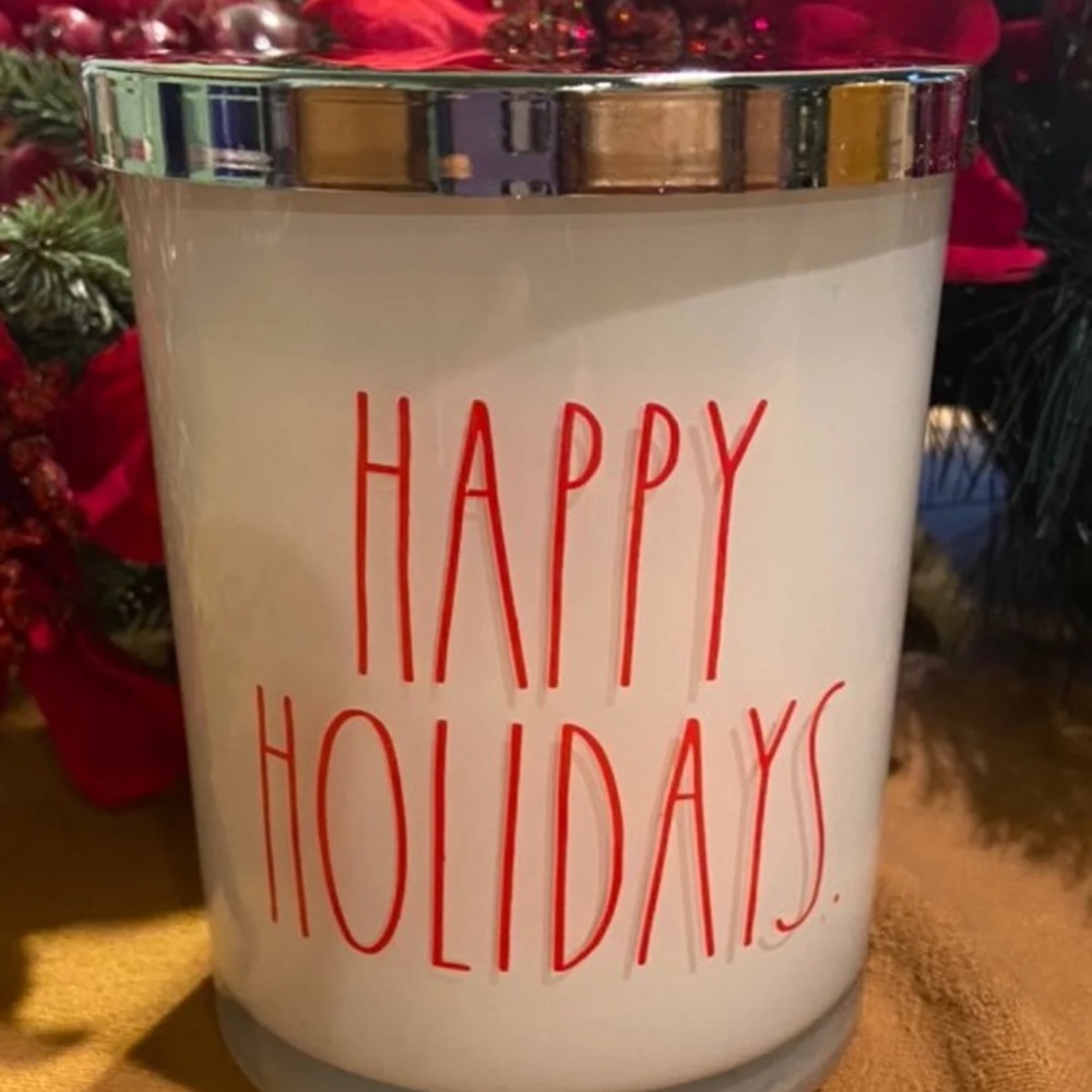 RAE DUNN-HAPPY HOLIDAYS MISTLETOE & TINSEL 16 OZ Jar Candle with Lid.